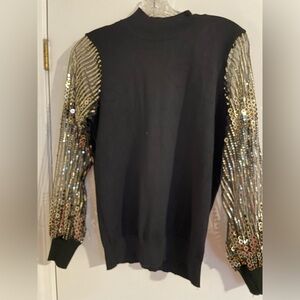 Very pretty for the holidays 
Gorgeous sleeves